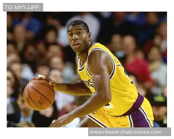 比尔拉塞尔如何成为篮球界的防守天王与传奇巨星的故事 比尔拉塞尔如何成为篮球界的防守天王与传奇巨星的故事