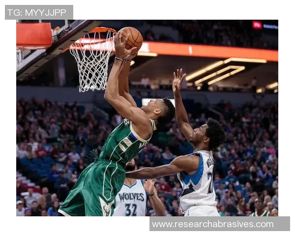 扬尼斯阿德托昆博与勒布朗詹姆斯谁将主宰未来NBA赛场的荣耀与挑战 扬尼斯阿德托昆博与勒布朗詹姆斯谁将主宰未来NBA赛场的荣耀与挑战