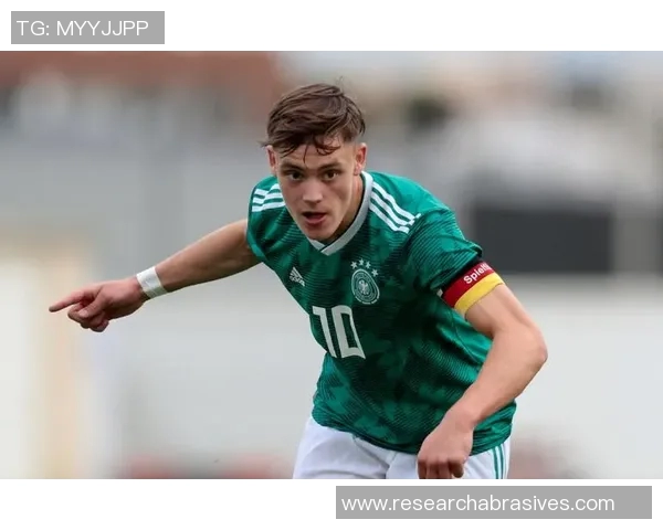 弗洛里安维尔茨在德甲与欧洲赛场的精彩瞬间回顾与分析 弗洛里安维尔茨在德甲与欧洲赛场的精彩瞬间回顾与分析