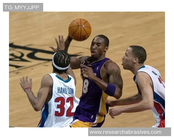 科比布莱恩特与湖人王朝的辉煌岁月与时代交汇的传奇之旅 科比布莱恩特与湖人王朝的辉煌岁月与时代交汇的传奇之旅