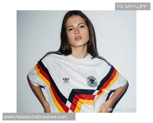 足球明星们的秋衣时尚秀展现个性与风采的精彩瞬间