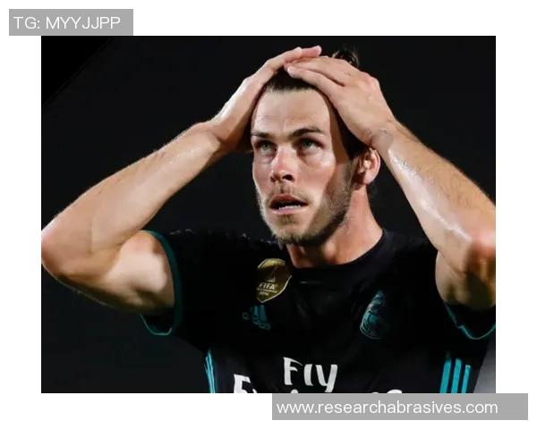 足球明星贝尔展现灿烂微笑瞬间引发球迷热议与喜爱