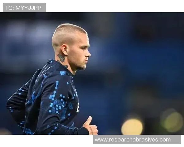 足球明星在异国他乡的生活点滴与精彩瞬间全记录 足球明星在异国他乡的生活点滴与精彩瞬间全记录