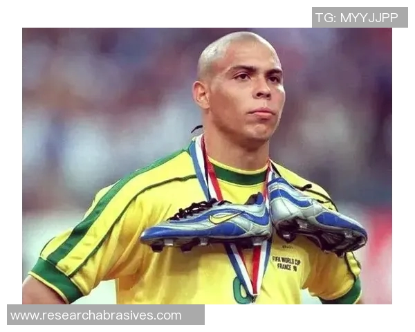 追忆那些已逝的足球明星他们的传奇与贡献永存心中