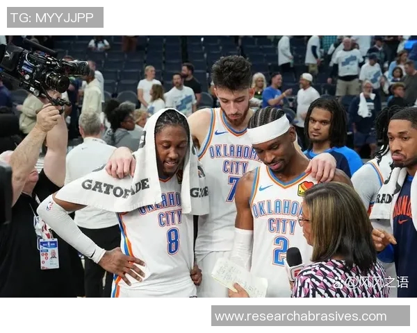 篮球明星杀气四溢赛场争锋激烈对决引发球迷热血沸腾